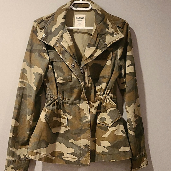Camo Utility Jacket - Womans Small - Picture 3 of 7